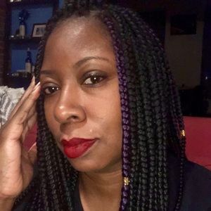 Meet your Posher, Maxine